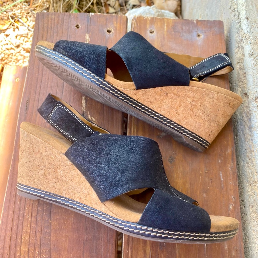 Clarks Collection Soft Cushion US 8.5Black Suede Wedge Casual Sandal Shoe